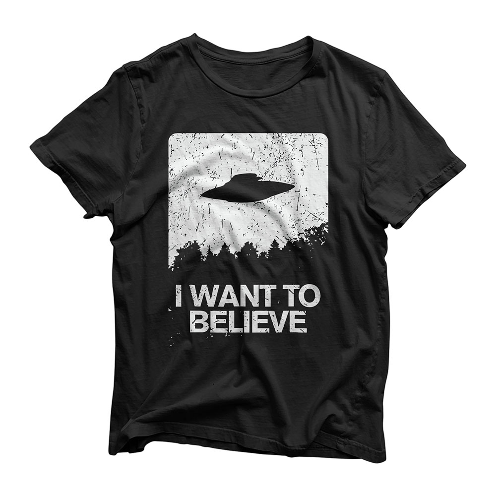 I Want to Believe Area 51 Funny Alien Abduction Gift Design T-Shirt