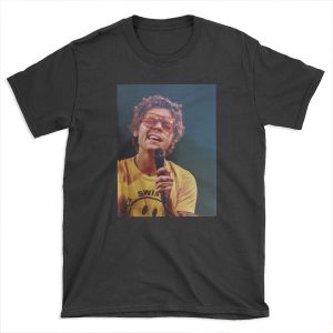 Harry Singing T-shirt Tee