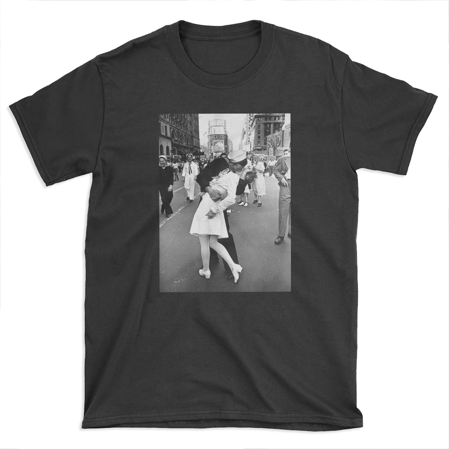 Kissing On VJ Day World War T-shirt Tee