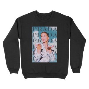 Kendall Jenner kisses Unisex Crewneck Sweatshirt