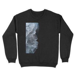 Minimalist waves and black sand beach in Iceland - Landscape Photography Unisex Crewneck Sweatshirt