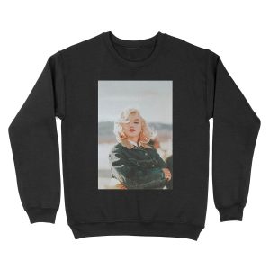 Miss. Monroe on the set of The Misfits Unisex Crewneck Sweatshirt