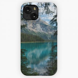A Peek Of Emerald Lake iPhone 15 Slim Phone Case Cover
