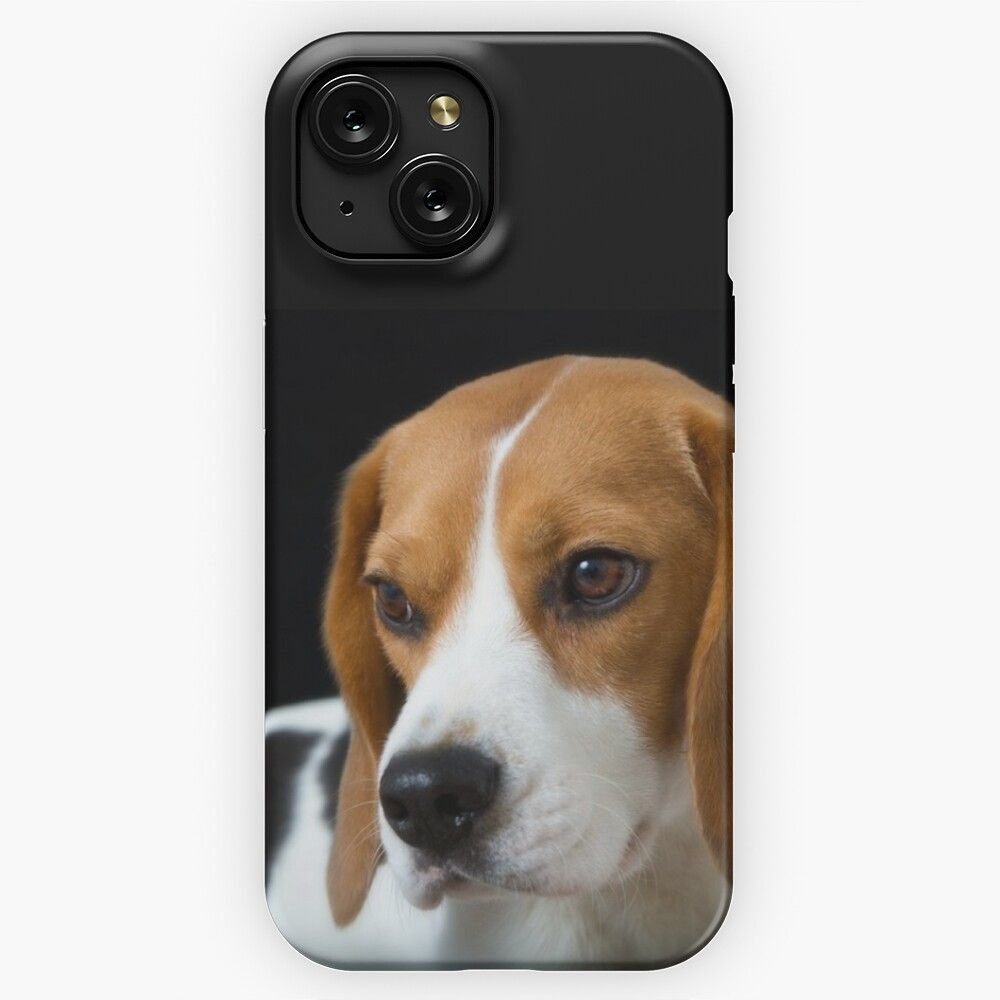 Beagle On The Black iPhone 15 Slim Phone Case Cover